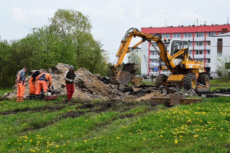 Włoszczowa: ruszyła budowa lądowiska LPR