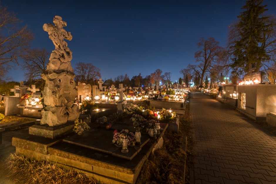 Pamiętajmy o naszych zmarłych. Kwesta na kieleckich cmentarzach