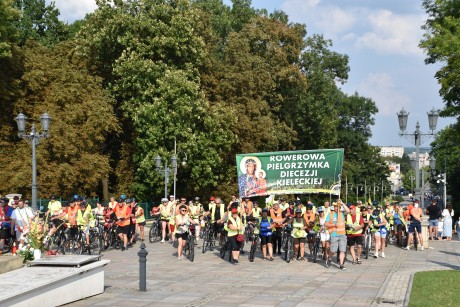 XI Rowerowa Pielgrzymka Diecezji Kieleckiej dotarła na Jasną Górę