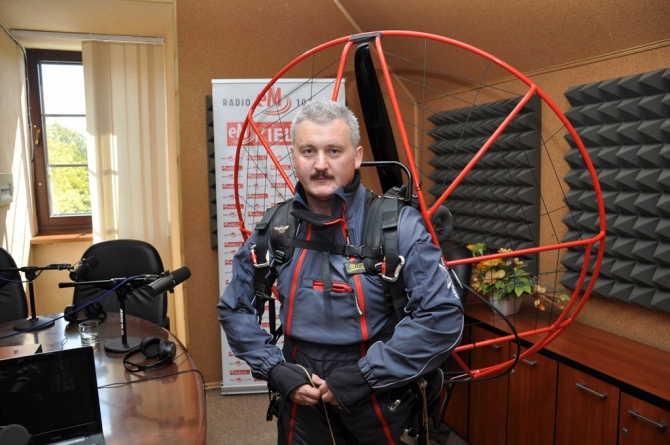 Motoparalotnią wzdłuż granic