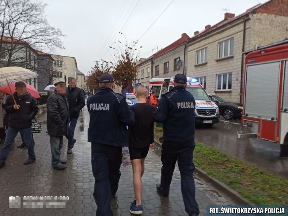 Chwile grozy w Pińczowie. Desperatowi pomogli policjanci, strażacy i lekarze