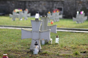 Spoczną w prawdziwych grobach