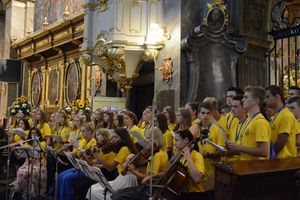Stypendyści odwiedzili kieleckie parafie