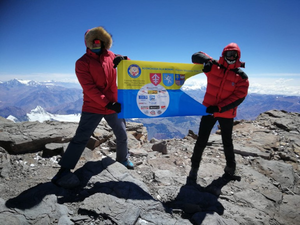 Zdobyli Aconcaguę żeby pomóc Monice