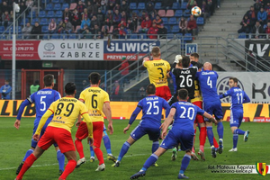 Kolejny kompromitujący wynik drużyny Lettieriego. Piast rozgromił Koronę