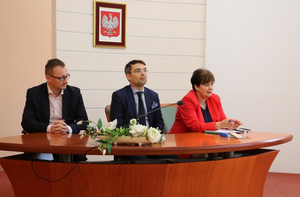 Pełnomocnicy na dłużej, ale wciąż nie wiadomo czy pracują legalnie