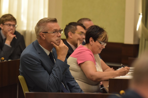 Wenta atakuje radnych i nazywa podwyżki 