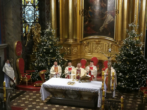 [FOTO] Biskup Jan Piotrowski z wiernymi modlił się w intencji misjonarzy