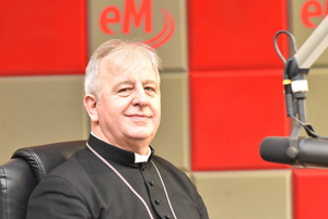 [VIDEO] Biskup Kielecki Jan Piotrowski: Nawracać się, to pozwolić Panu Bogu być obecnym w naszym sercu