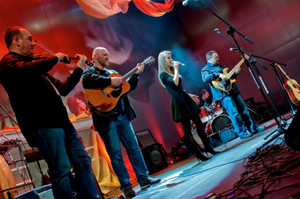 W czwartek w internecie koncert LIVE zespołu „Sprzedawcy Dymu & Przyjaciele