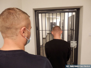 Spowodował wypadek i miał przy sobie narkotyki. Wczoraj zgłosił się na komendę