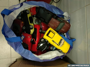 Niewielkie auta znacznej wartości. Amatorzy kolekcjonerskich samochodów w rękach policji