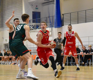 Drugie zwycięstwo z rzędu koszykarzy AZS-u UJK Kielce