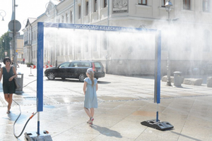 Poidełka i kurtyny wodne pomogą przy upałach