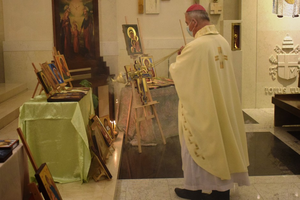 Biskup Jan Piotrowski poświęcił ikony uczniów Szkoły Pisania Ikon