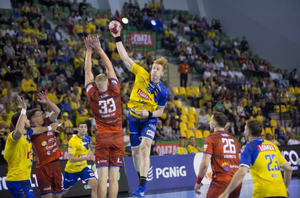 Demolka na przywitanie z kibicami