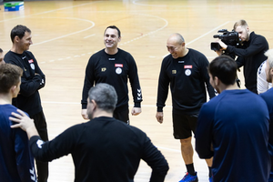 Alex trenuje już na 100 procent. Jak pogodzić przemęczonych i głodnych gry?