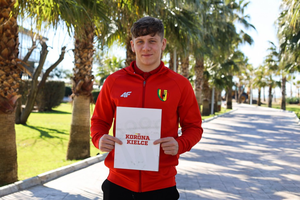 Młody skrzydłowy na dłużej w Koronie