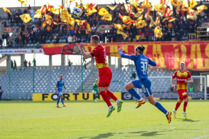 Zagraniczni piłkarze z lig ukraińskich i rosyjskich mogą zmieniać kluby. Korona bada rynek