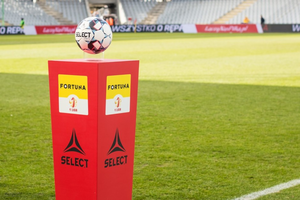 [WYNIKI I TABELA] Widzew wygrał w derbach. Cztery punkty straty Korony   