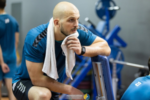 Karaliok: Lepiej grać, niż w tym czasie biegać albo być na siłowni