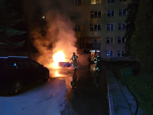 W Końskich doszczętnie spłonął samochód osobowy