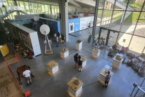 Zobacz swój głos w Podzamczu. Interaktywna wystawa edukuje przez wakacje