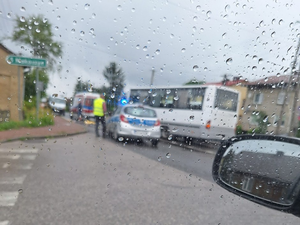 Pijany rowerzysta wjechał pod busa