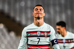 Euro Express: Francja wpełza do ćwierćfinału. Rollercoaster Ronaldo i znakomity Costa