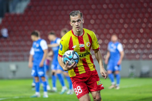 Złapać falę. Korona Kielce gra z nieprzyjemną Puszczą