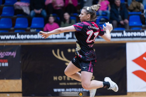 Koroneczki zwycięskie w starciu z Dziewiątką Legnica