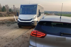 Kompletnie pijany kierowca busa. Przewoził kilkanaście osób