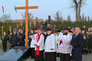 [FOTO+ WIDEO] Biskup Marian Florczyk: 20 lat temu odszedł największy autorytet świata