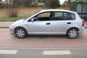 Kompletnie pijany, wpadł na przekroczeniu prędkości. Wydmuchał trzy promile