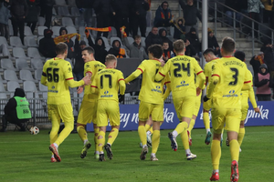 Korona z uciętym lewym skrzydłem. Kto w zastępstwie Fornalczyka i Pięczka?