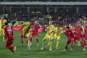 [AUDIO] Dwupoziomowy „Młyn”, pełne trybuny i rywal na fali. Korona gra z Widzewem