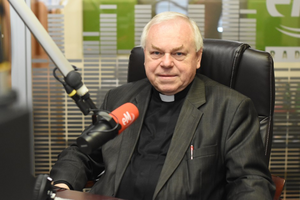 Ksiądz Stanisław Słowik: Przedświąteczna pomoc Caritas trafia do najbardziej potrzebujących