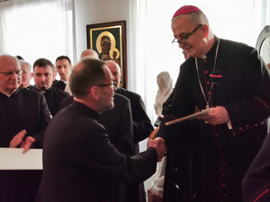 Biskup Jan Piotrowski przyznał godności kieleckim kapłanom