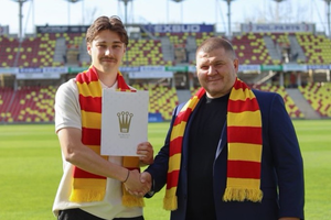 Kolejny kontrakt dla młodego Koroniarza