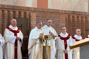 [FOTO] Arcybiskup Mieczysław Mokrzycki: Każda uczciwa praca ma sens