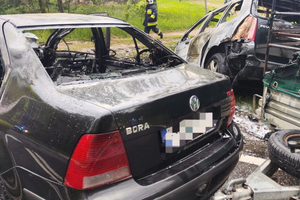 W Trzciance zderzyły się dwa pojazdy. Oba stanęły w płomieniach