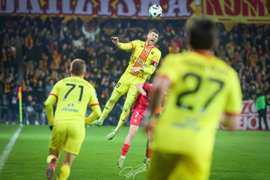 Kapitan zamieni Koronę na Koreę? W grze duża kasa