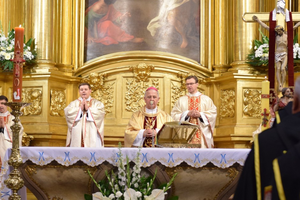 Biskup Jan Piotrowski: Macierzyństwo jest darem, misją i powinnością kobiety