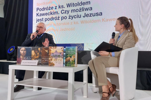 Podróże z ks. Witoldem Kaweckim. Kapłan spotkał się z czytelnikami w Targach Kielce