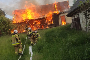 Pożar w miejscowości Jeżowiec. Jedna osoba nie żyje, trzy z poparzeniami