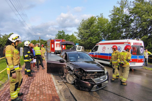 Wypadek na skrzyżowaniu. Jedna osoba w szpitalu, a pasażer... poszukiwany