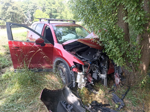 Wypadek w Skorzowie. Dwie osoby w szpitalu, na miejscu LPR