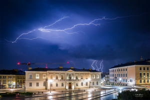 Uwaga na burze i upały. Strażacy apelują o ostrożność