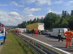 Karambol na S7. Zderzyło się pięć samochodów, jedna osoba ranna