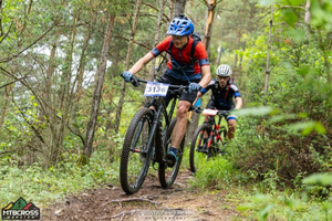 Rowerzyści zmierzyli się z wymagającą trasą w Chęcinach